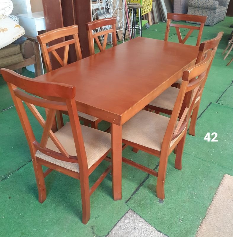 Mesa de comedor con sillas en excelente estado - imagen 2