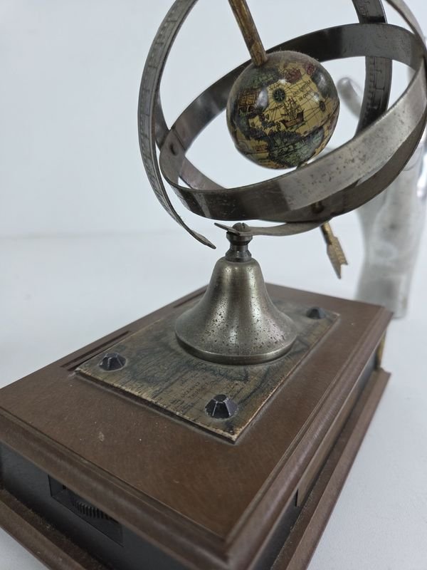 Radio Vintage con Esfera Armilaria - imagen 4
