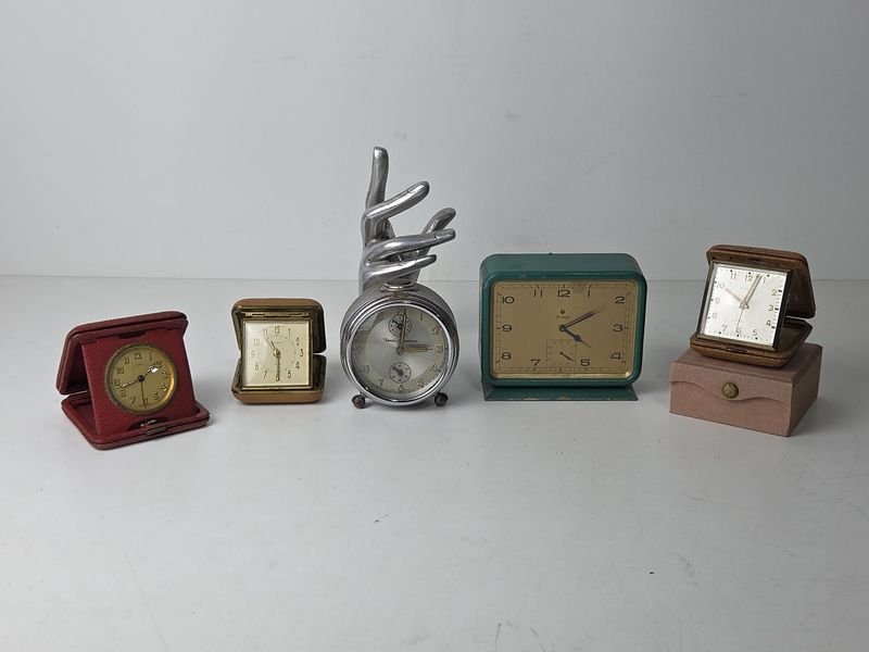 Lote anterior: Lotes de Relojes Antiguos y Esculturas de Metal