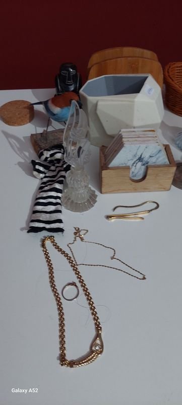 Adornos variados de plata, oro y joyas - imagen 7