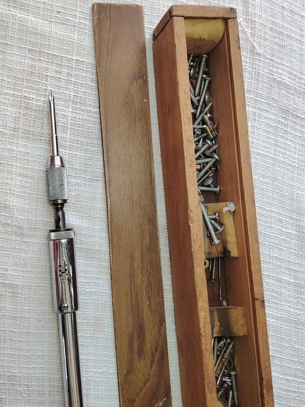 Destornillador manual con caja de madera y torque - imagen 2