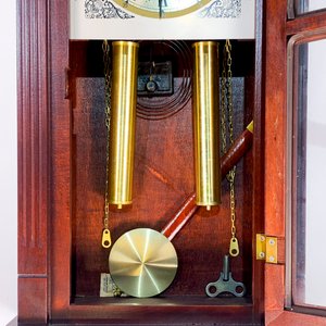 Reloj de Pared Moderno con Péndulo, Llave y Caja de Madera - imagen 2