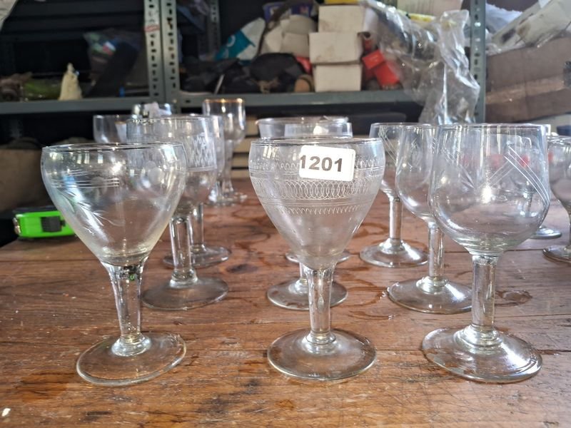 Lote de copas y hielera de vidrio en buen estado - imagen 5