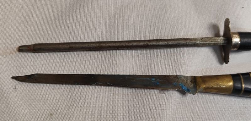 Cuchillo y Silla Antigua con Bronce - imagen 5