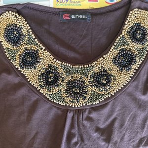 Lote de 5 Prendas de Vestir: Pantalón, Suéter y Blusas - imagen 13