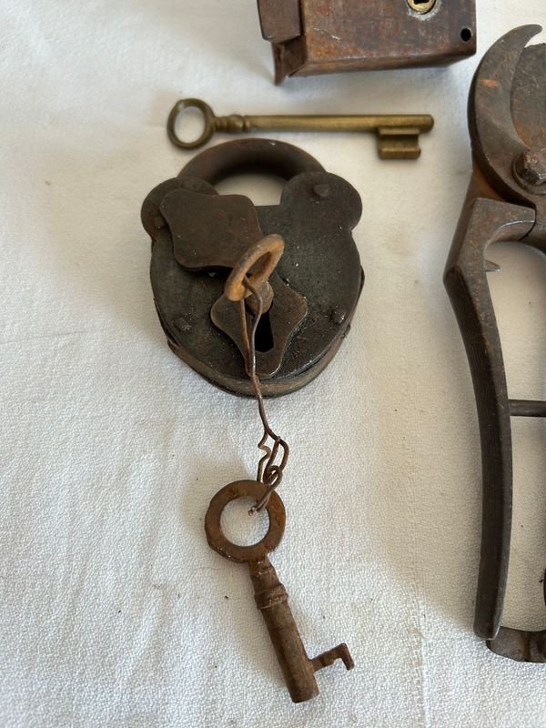 Item 853669 - Image 3