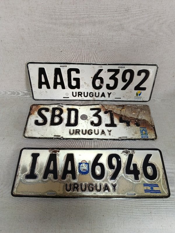 Tres placas de matrícula Uruguayas - imagen 2