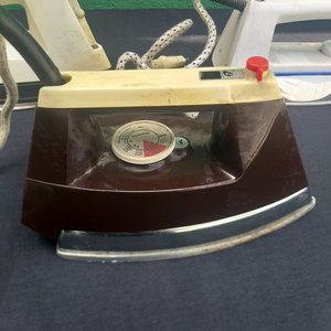 Lote de 3 Planchas Eléctricas, Dos a Vapor - imagen 3
