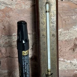 Termómetro Antiguo de Madera con Base Metálica - imagen 2