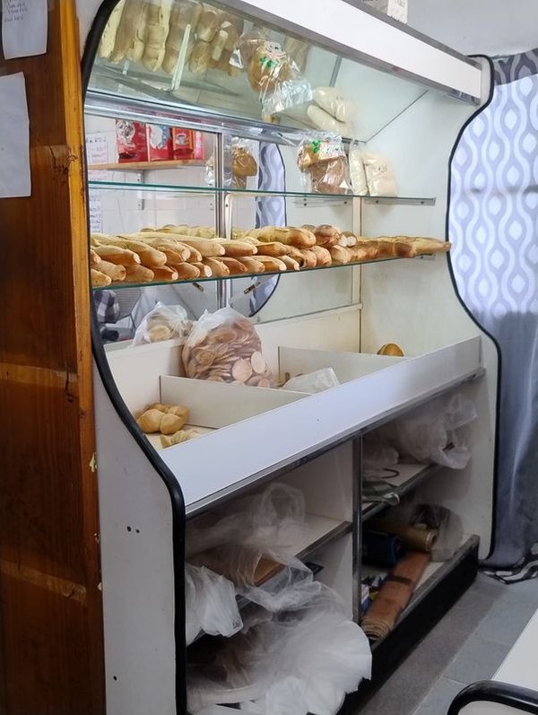 Pantalla de panadería con iluminación - imagen 1