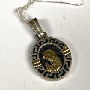 Colgante de Plata con Imagen Religiosa de la Virgen María - imagen 2