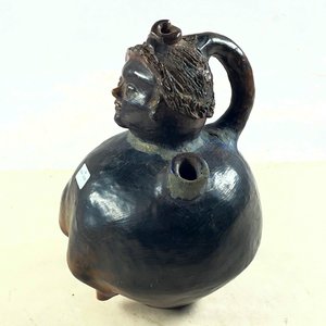 Jarra de Cerámica con Figura Humana y Asa, 26 cm - imagen 2