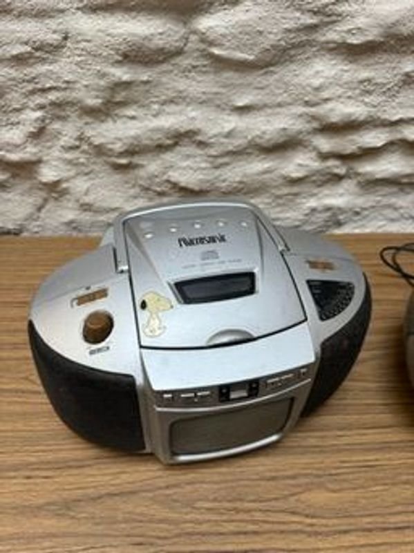 Par de equipos de música: radio y televisión - imagen 5