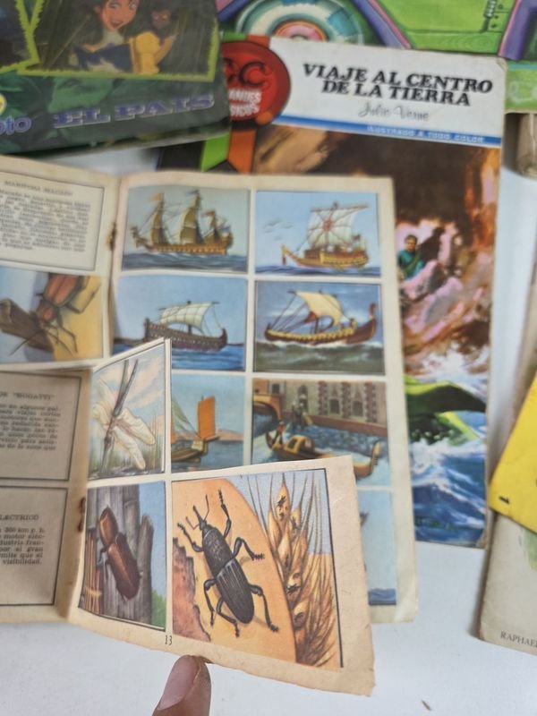 Colección de libros infantiles y figuritas - imagen 12