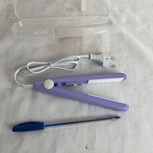 Planchita de Pelo Lila con Estuche, Nueva sin Uso - imagen 3