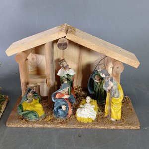 Dos Pesebres Navideños con Figuras, en Caja Original - imagen 3