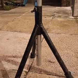 Andador Plegable, Bastón de Tres Patas y Chata Plástica Ortopédica - imagen 4