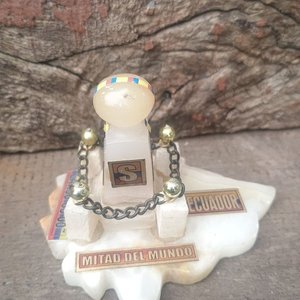 Lote de 4 Adornos Coleccionables: Mitad del Mundo, Basílica Sacré-Cœur, Virgen María y Faro - imagen 2