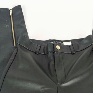 Pantalón Negro Engomado Zara Talle XS Mujer - imagen 2