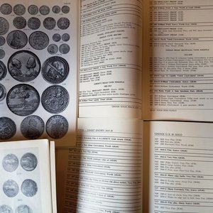 Lote de 5 catálogos numismáticos: Americanos (años 60s), Suizo (1994), Alemán (1996) - imagen 3