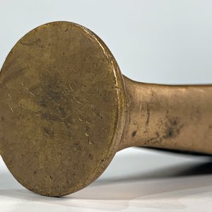 Matasellos de Bronce en Forma de Gota con Decoración de Hojas para Lacrado - imagen 3