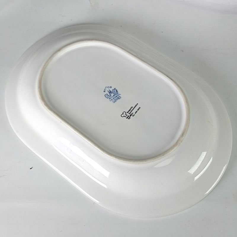 Platos ovalados en porcelana Olmos con publicidad de La Casa Violeta - imagen 2