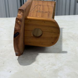 Exhibidor de Pared para Botellas en Madera con Dosificador - imagen 3
