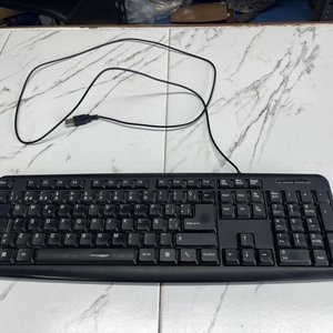 Lote siguiente: Teclado de Computadora Negro con Cable