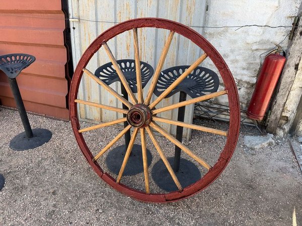 Rueda de Carro en Excelente Estado - imagen 3
