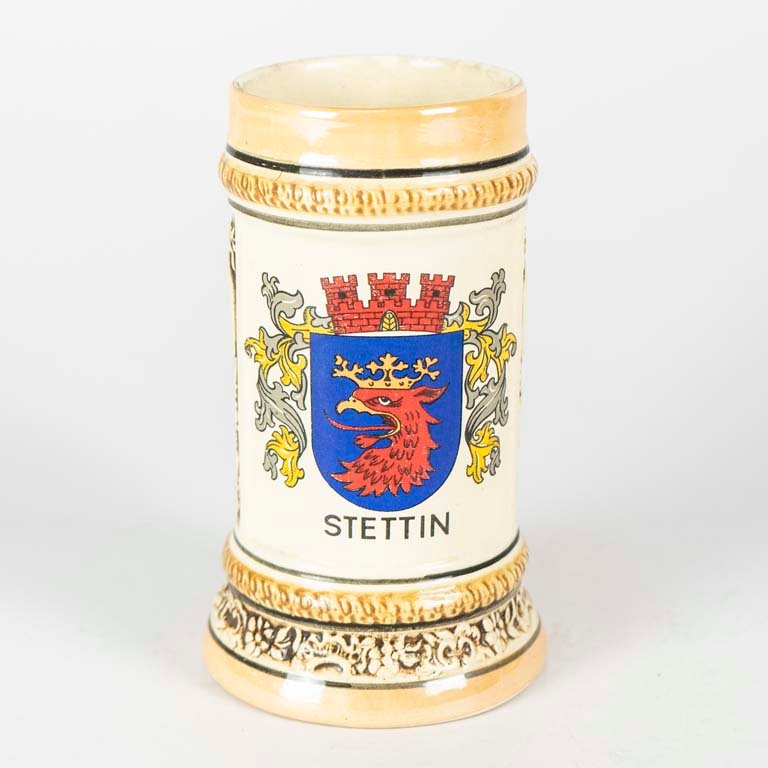 Lote anterior: Jarra de cerveza Stettin de cerámica - Medidas: alto 16cm