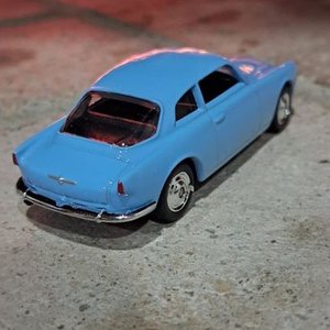 Auto Coleccionable de Metal Azul con Caja Original - imagen 2