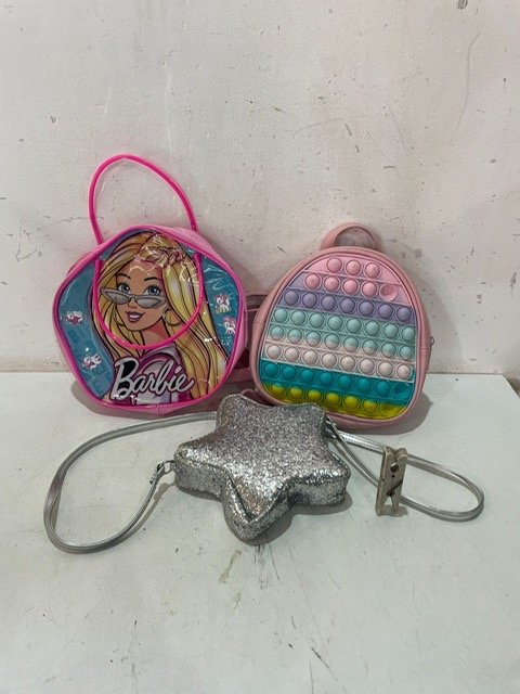 Lote siguiente: Bolsa Temática Barbie, Juguetes y Accesorios