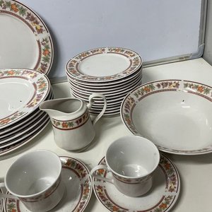 Juego de Porcelana China con Tazas, Platos y Bowls - imagen 5
