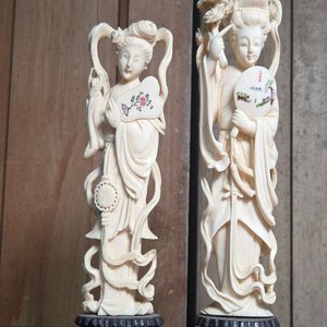 Lote siguiente: Par de Figuras de Marfil Estilo Oriental, 19cm