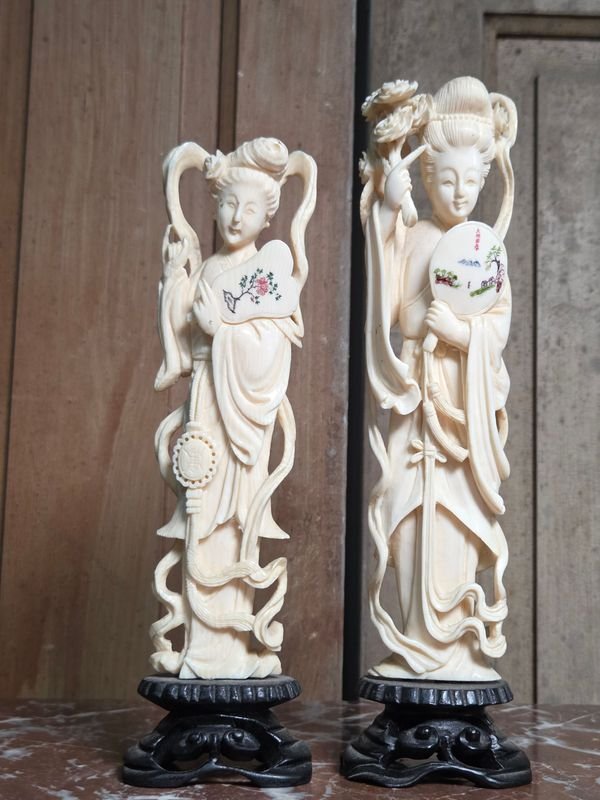 Par de Figuras de Marfil Estilo Oriental, 19cm