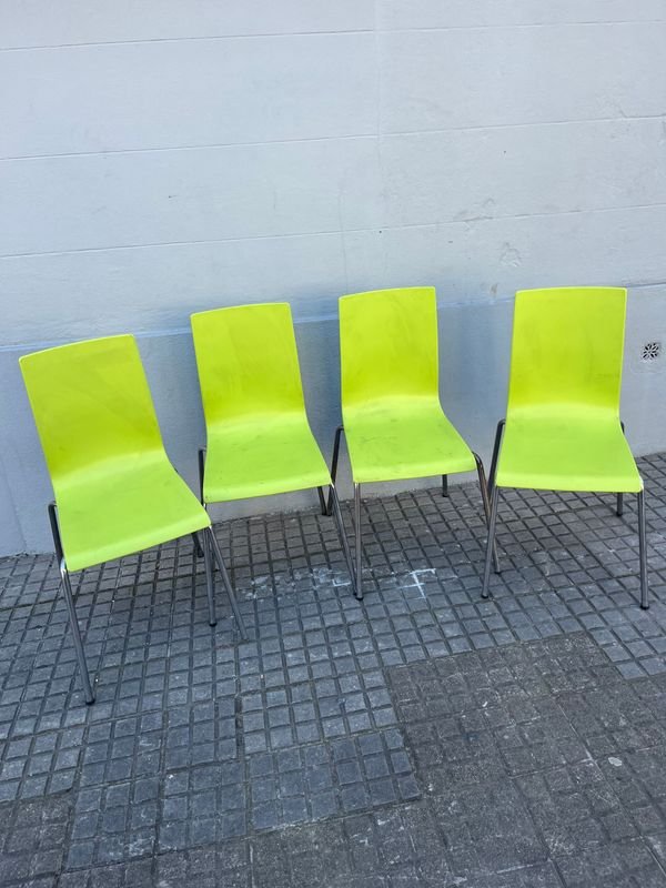 Set de 4 Sillas Niqueladas con Asiento Verde