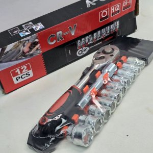 Lote siguiente: Set de 12 Piezas de Dados y Criquet CR-V