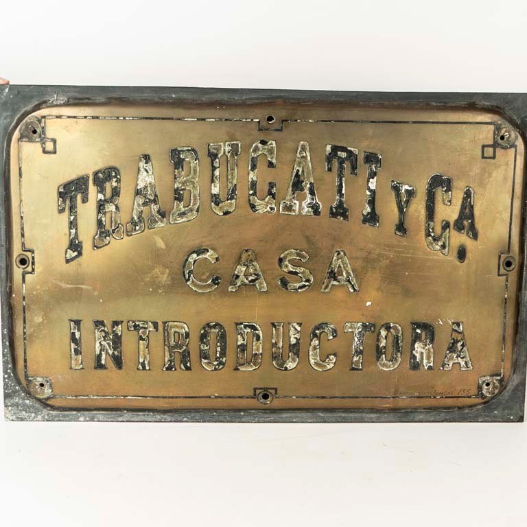 Cartel Antiguo de Bronce "Trabucati y Cía Casa Introductora"