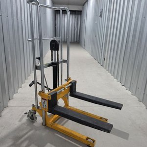 Apilador Hidráulico Manual Wesco PJ4120N con Capacidad 400kg - imagen 2