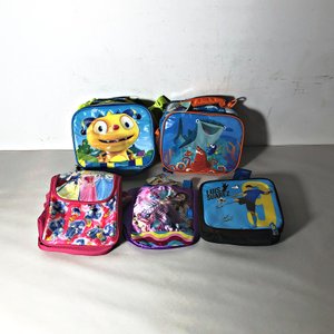 Lote anterior: Seis Loncheras Infantiles con Diseños Variados