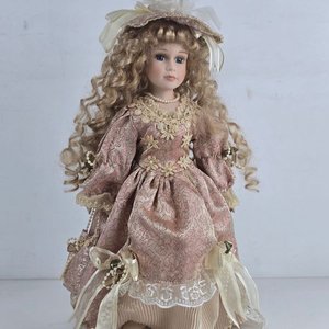 Muñeca de Porcelana Estilo Victoriano con Vestido Rosa Antiguo y Accesorios - imagen 2