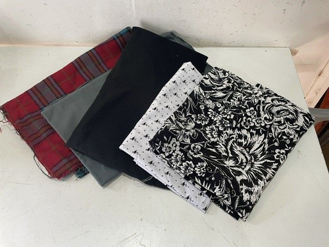 Lote anterior: Tela de colores y patrones