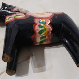 Caballo de Dala Negro Pintado a Mano - Decoración Sueca - imagen 6