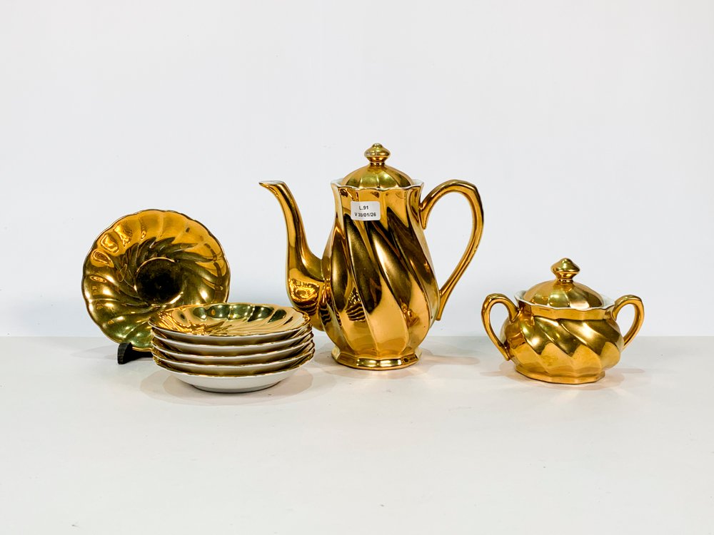 Juego de porcelana japonesa blanco y dorado incompleto - imagen 2