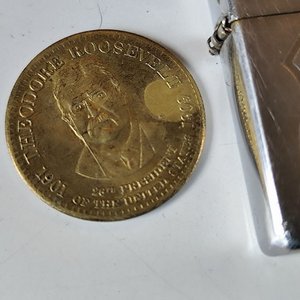 Encendedor Zippo Americano con Medalla Theodore Roosevelt y Logo Ejército de Chile - imagen 2
