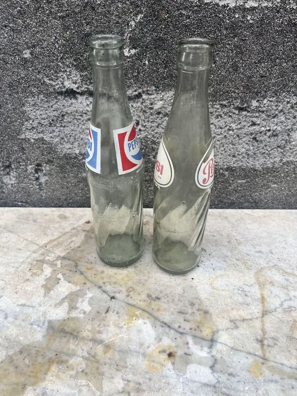 Dos botellas de Pepsi Cola vacías en excelente condición - imagen 4