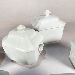 Seis Salseras de Porcelana Blanca con Tapa, Diferentes Medidas - imagen 3