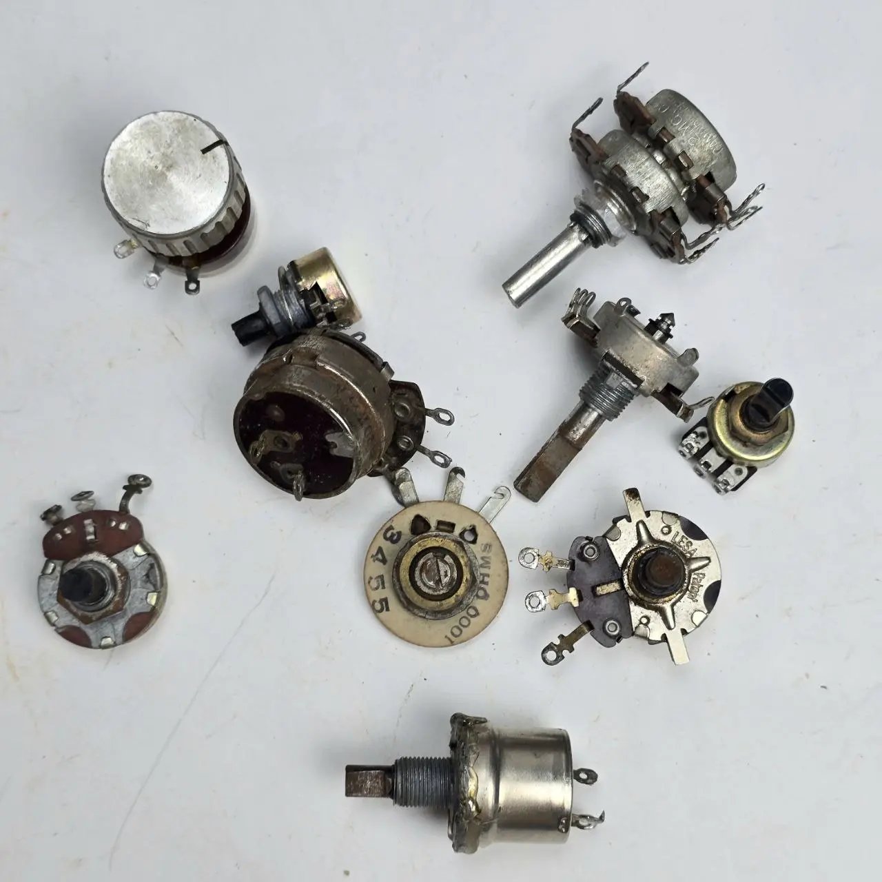 Item lote-20-reostatos-varios - Image 1