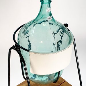 Soporte Metálico Abatible para Damajuana con Estantes de Madera - imagen 2