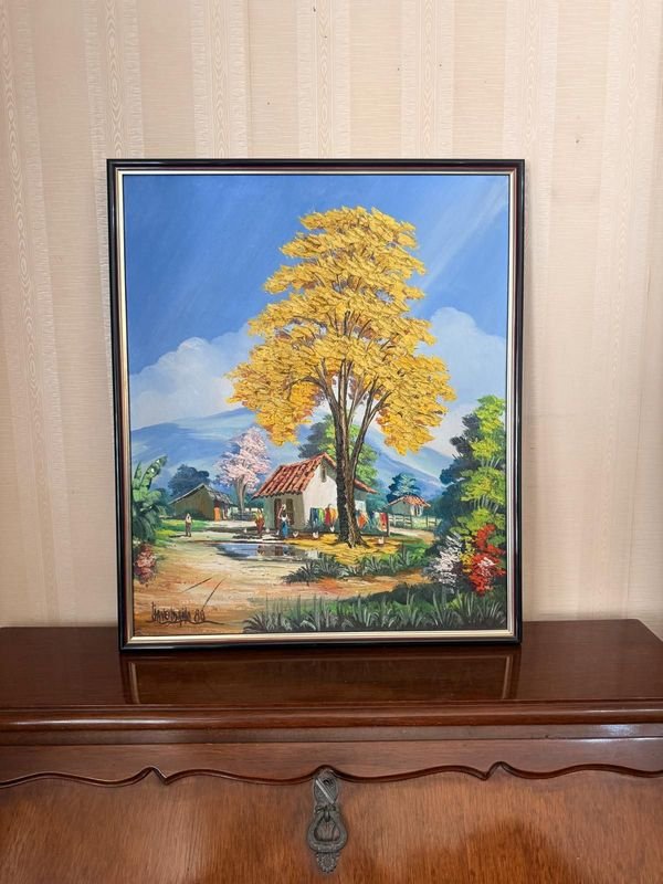 Cuadro de Paisaje con Árbol Amarillo y Marco de Madera